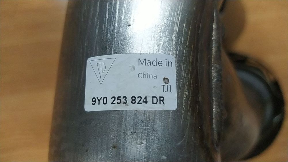 Porsche cayenne 9y0 gts  насадка вихлопної права сторона 9y0253824dr