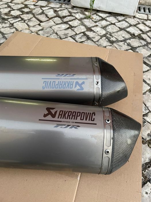Escapes Akrapović para FJR 1300
