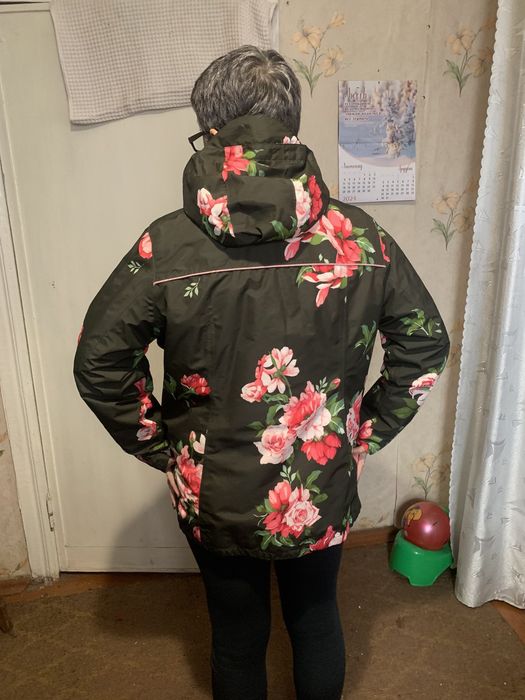 Гарна демісезонна куртка "4 в одній".