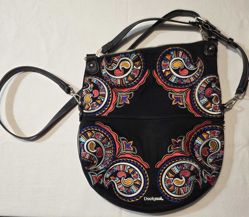 Torba Desigual haftowana – jak nowa