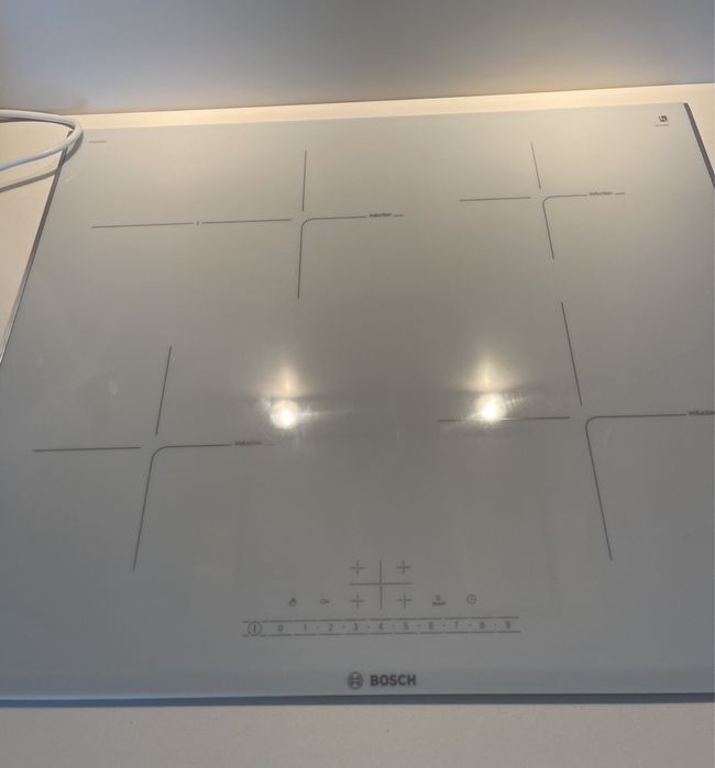 Індукційна варильна поверхня Bosch PIF672FB1E /луснуте скло/
