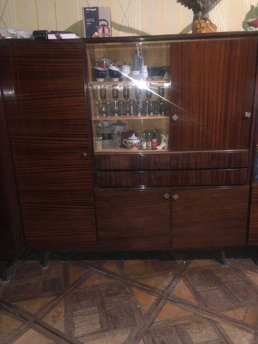 шафа стінка книжкова сервант гардеробна