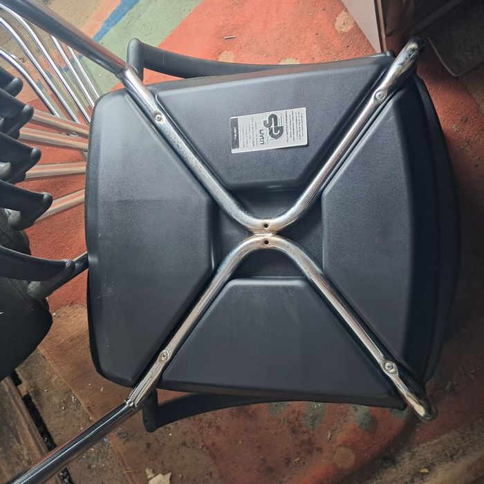 Krzesła konferencyjne , kąplet 6 sztuk