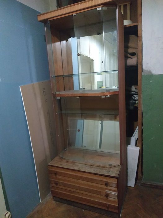 Отдам даром сервант