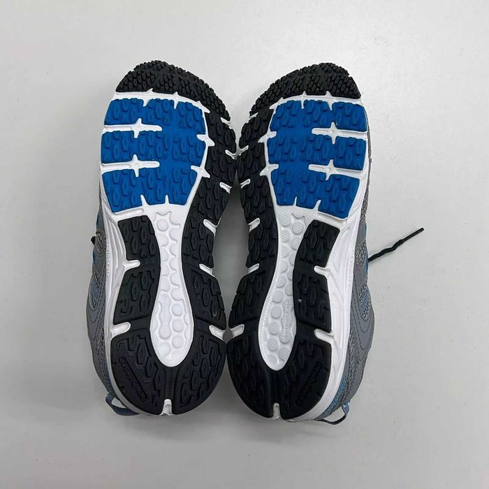 Новые! New Balance 402 кроссовки 41.5 р