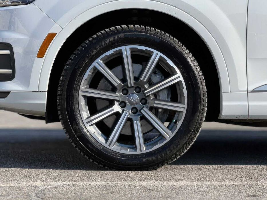 Audi Q7 45 TFSI quattro Premium Plus      2019