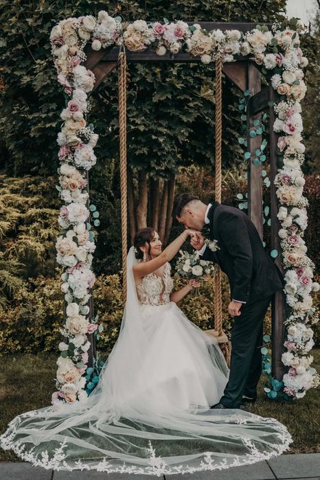 Suknia ślubna A/mała księżniczka r.38