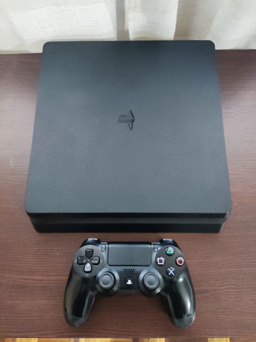 PS4 Slim 1TB com Comando e FIFA 19