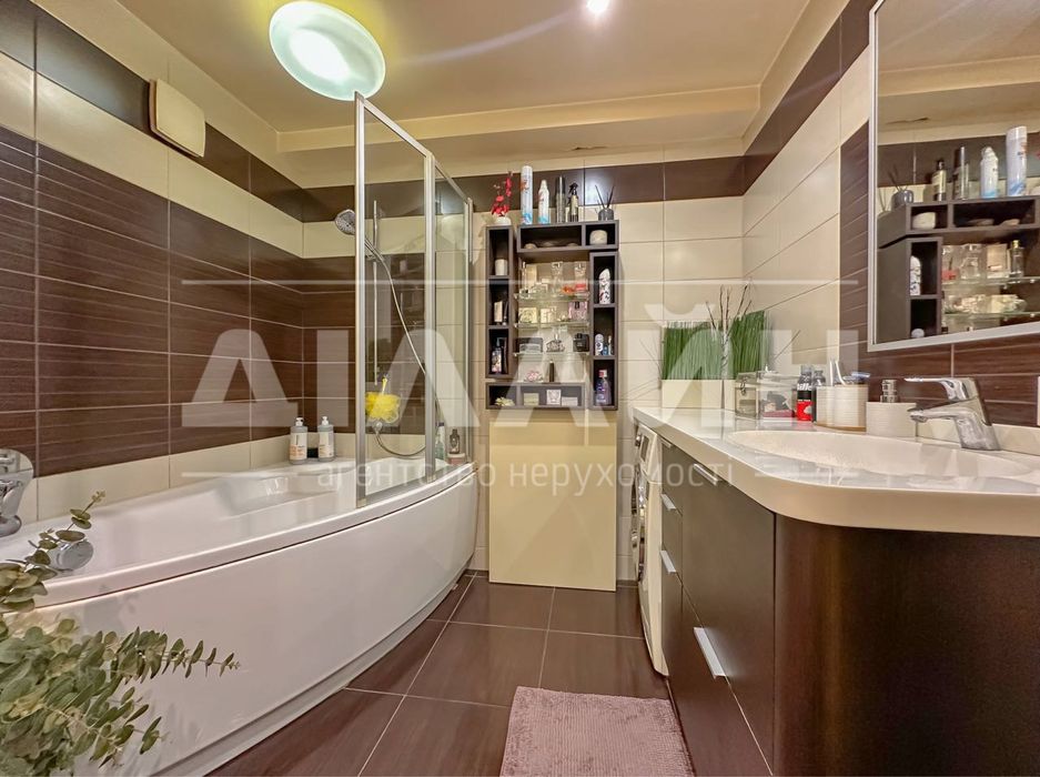 Краща пропозиція! 3-кімн. квартира з ремонтом у центрі міста!