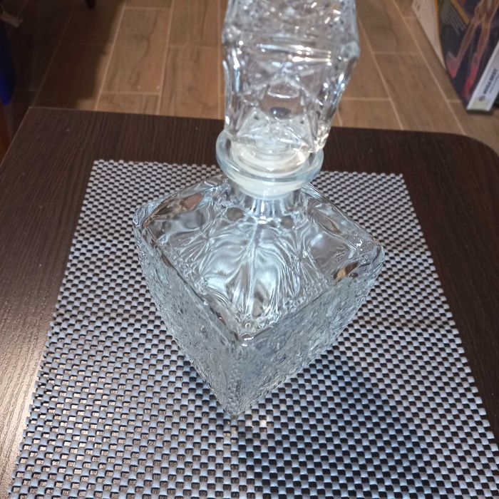 Хрустальный графин ( штоф)