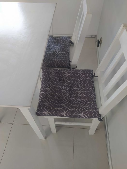 Piękny drewniany stół+4 krzesła