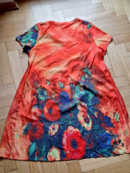 Sukienka letnia w kwiaty roz. M (40) - nieużywana