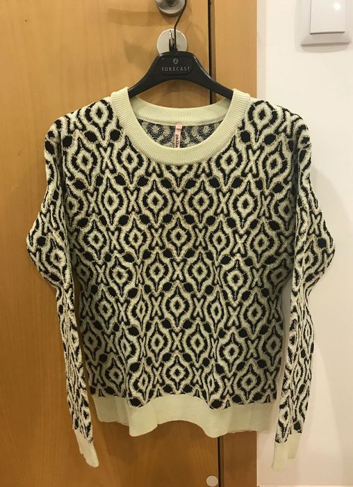 Camisola Padrão Preto e Dourado S/M