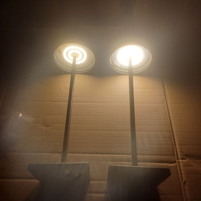 Настільна лампа сенсорна