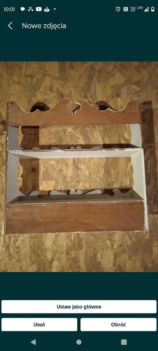 Biała, drewniana półka, do zawieszenia