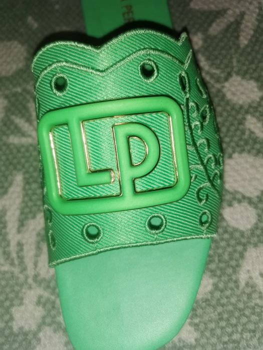 Chinelas verdes Lança Perfume novas
