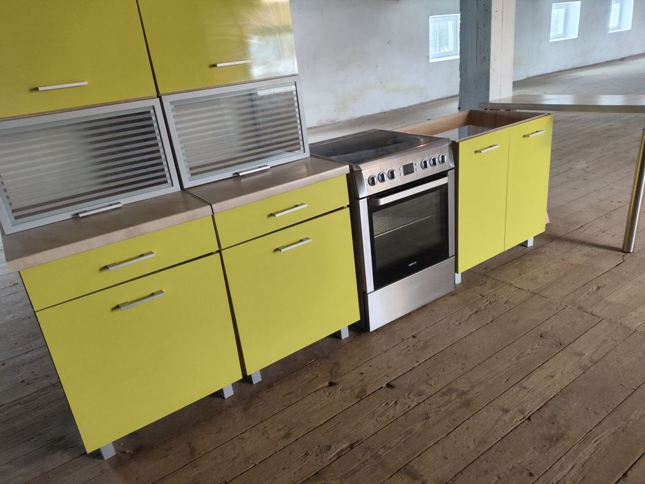 Meble kuchenne i kuchnia  ceramiczna