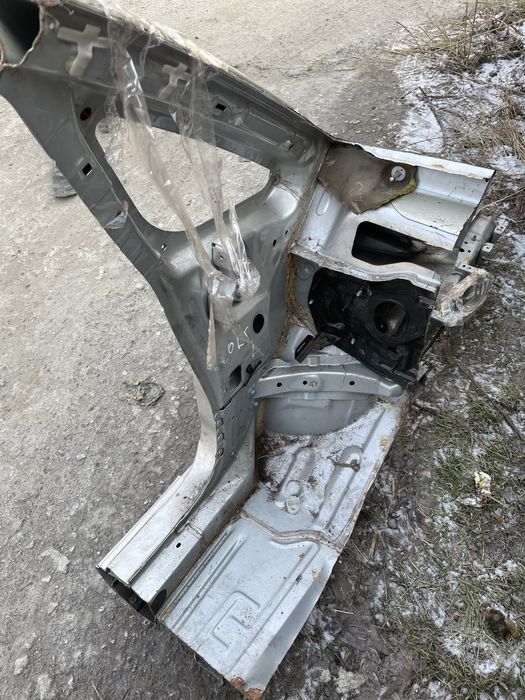 Четверть mitsubishi colt стакан брус телевизор