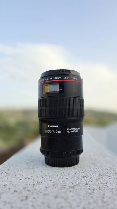 Canon ef 100mm f2.8 is usm macro