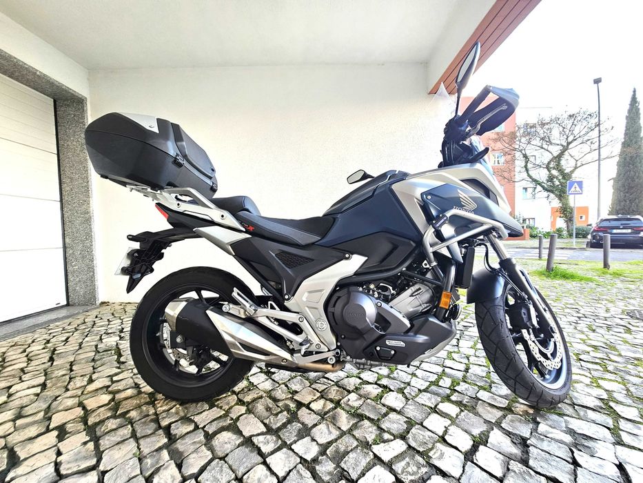 Honda NC 750 X DCT com Extras, apenas 5.930 kms com 18 meses garantia