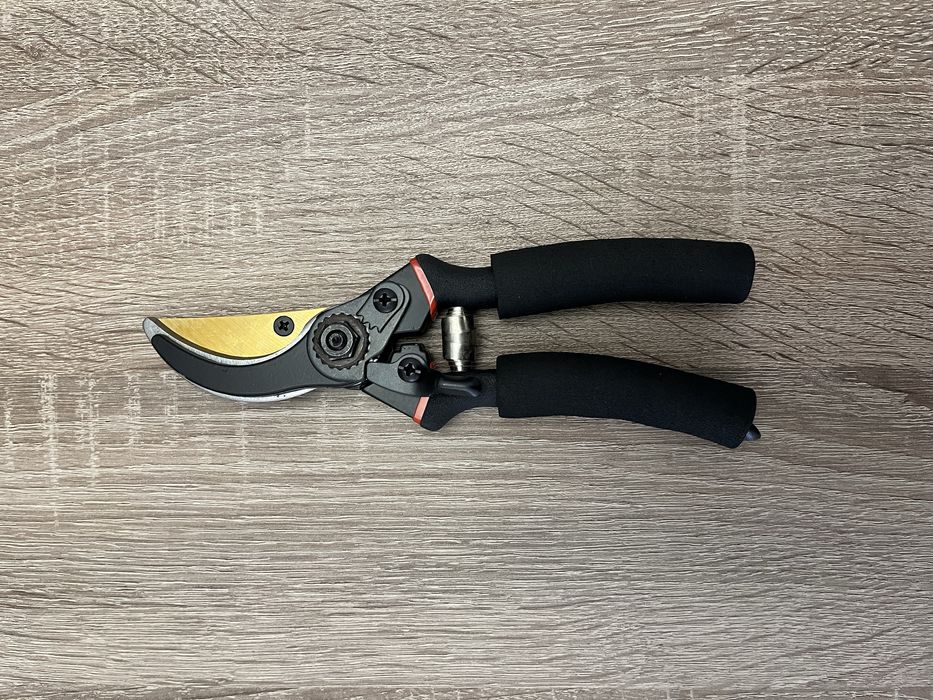 Tesoura para jardinagem