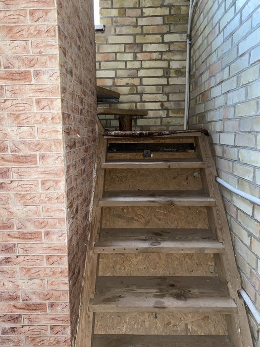 Продам цегляний будинок в Макарові центр