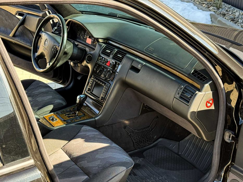 Mercedes Benz E-class W210 220CDI автомат