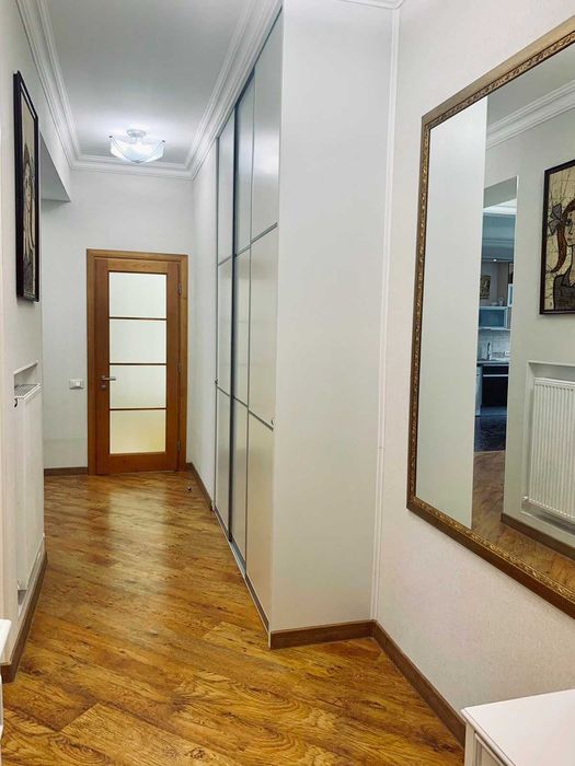 Продам красивую 2к сталинку в самом центре города