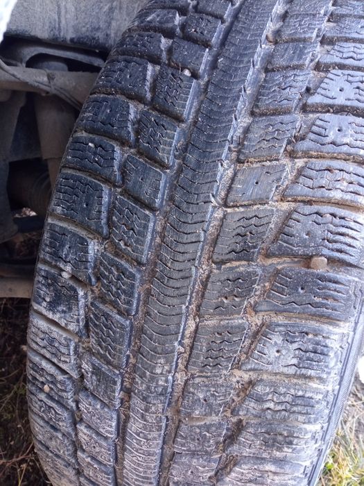 Продам зимові  шини