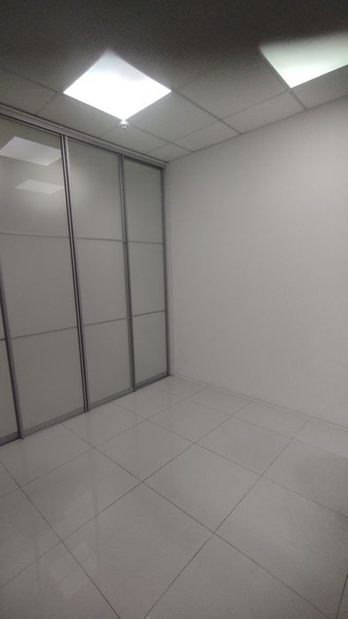 Оренда офісу ,  Шептицького , 4800 з комунальними,світло не вимикають