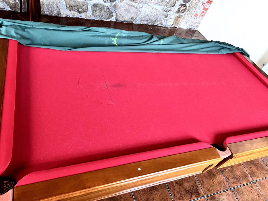 Mesa de snooker com acessórios