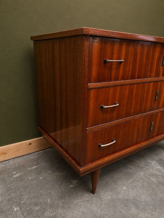 Cómoda anos 70 estilo nórdico