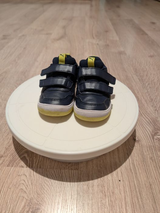 Buty chłopięce Puma rozm. 22