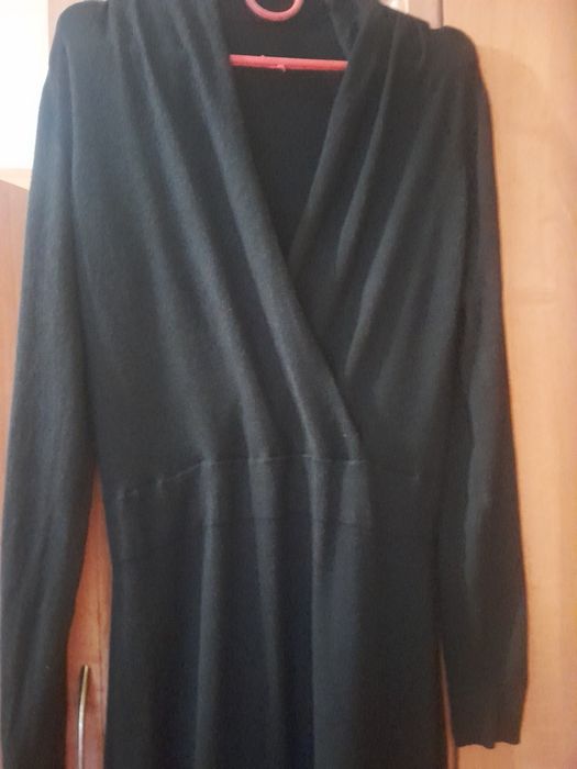 Тепленьке чорне плаття