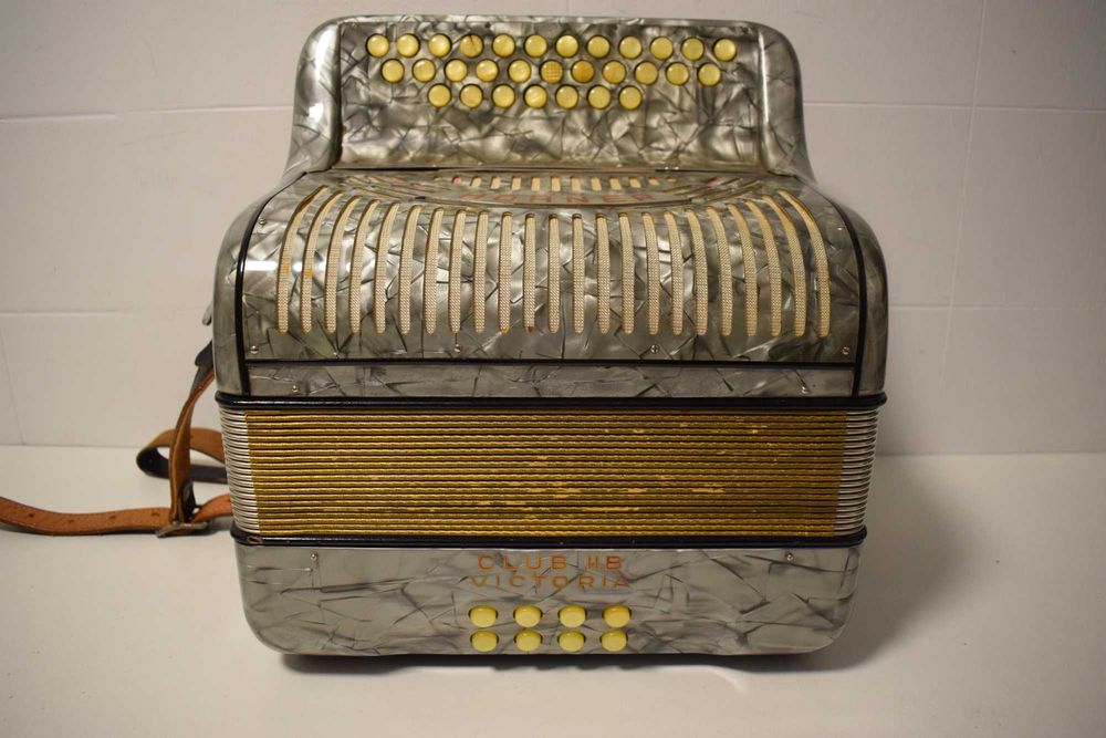 Concertina hohner club IIb Victoria 2 Voz. C.  N 61