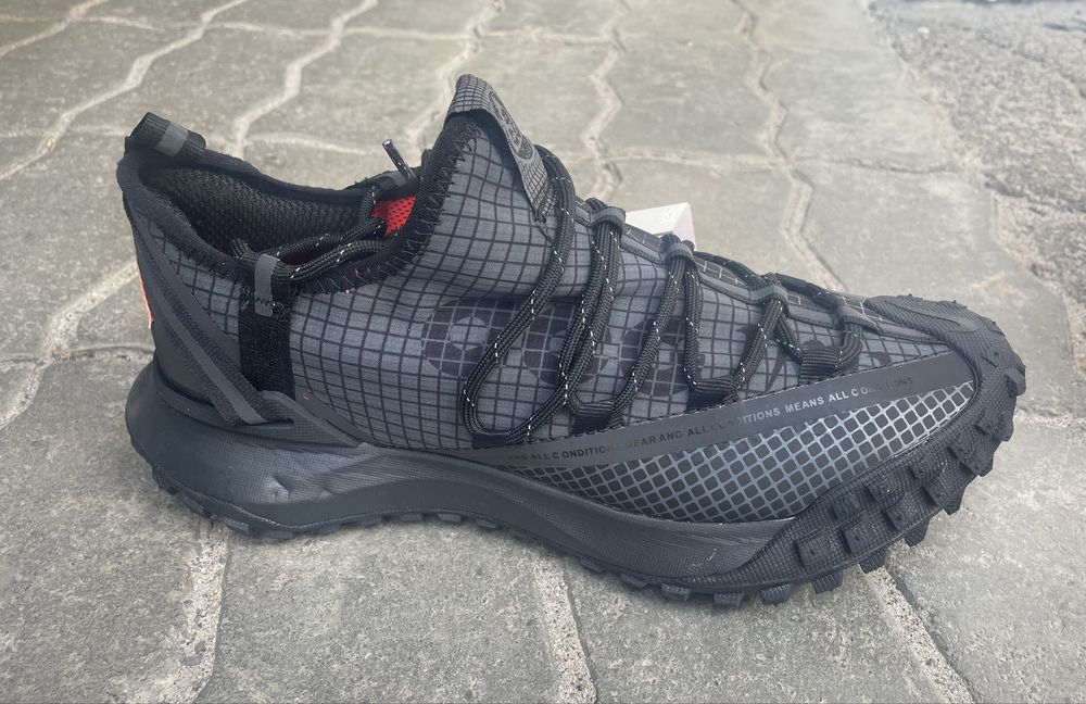 Nike ACG Mountain Fly Low DA5424-001 41-45 в наявності