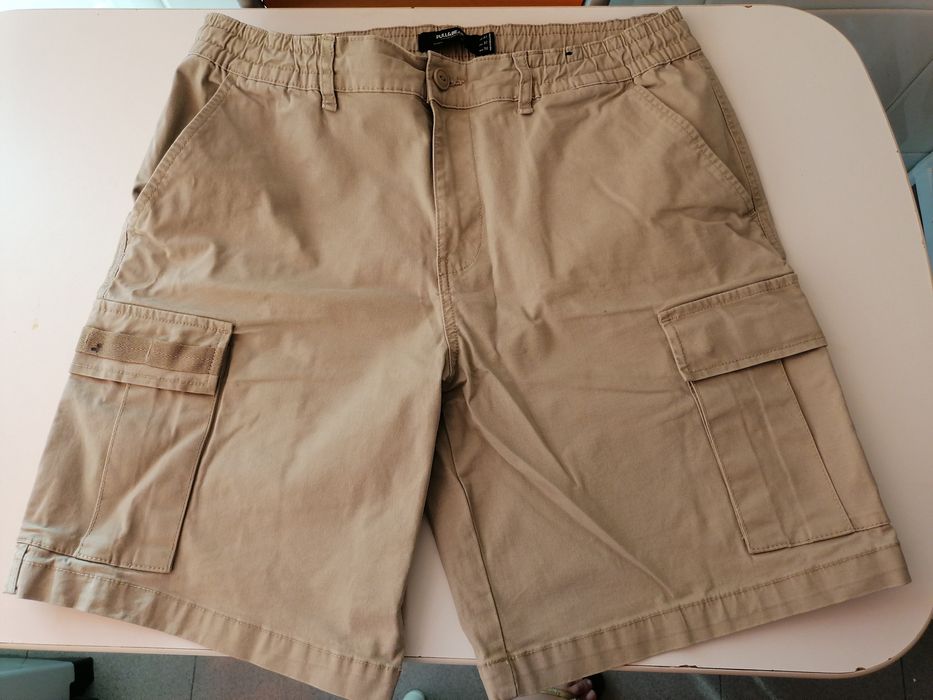 Calções bejes da Pull & Bear