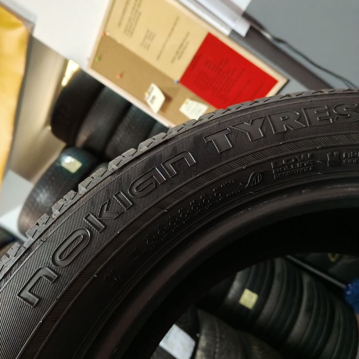 235/55/19 XL Sprzedam komplet opon zimowych Nokian