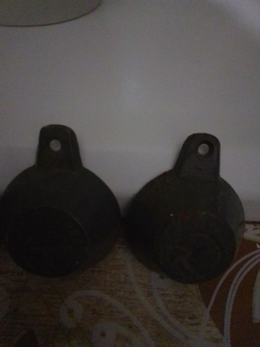 Гирки вагою 200 і 250грам, готувальня для креслення