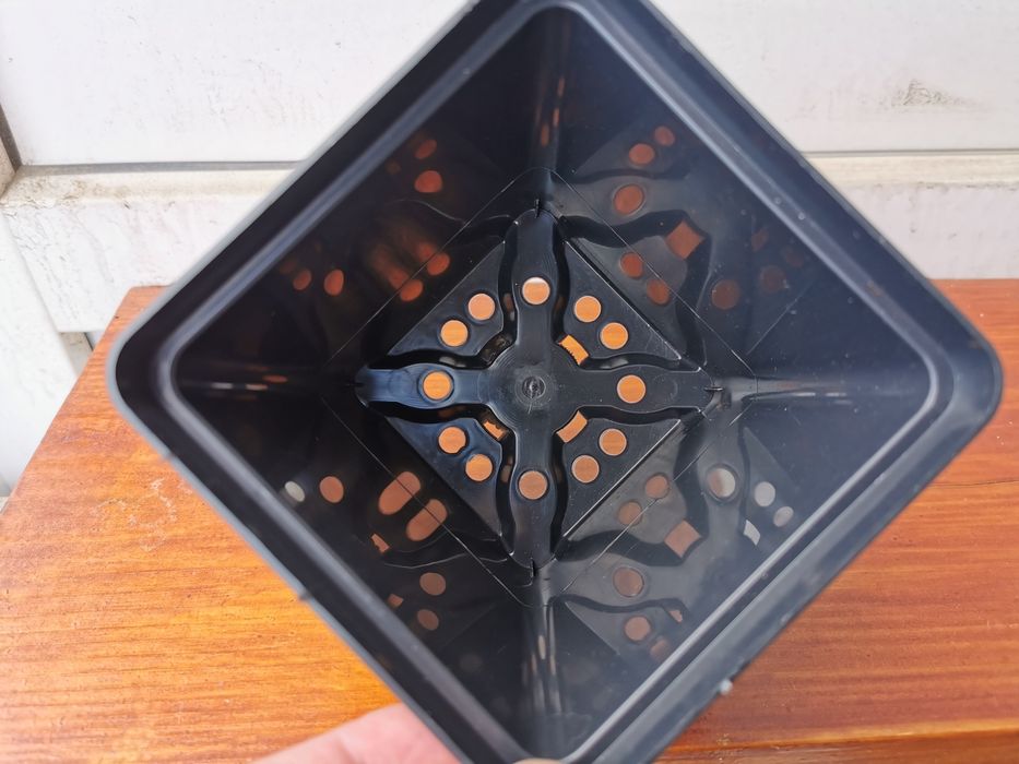 Горщики квадратні Kloda 1л. 11х11х12