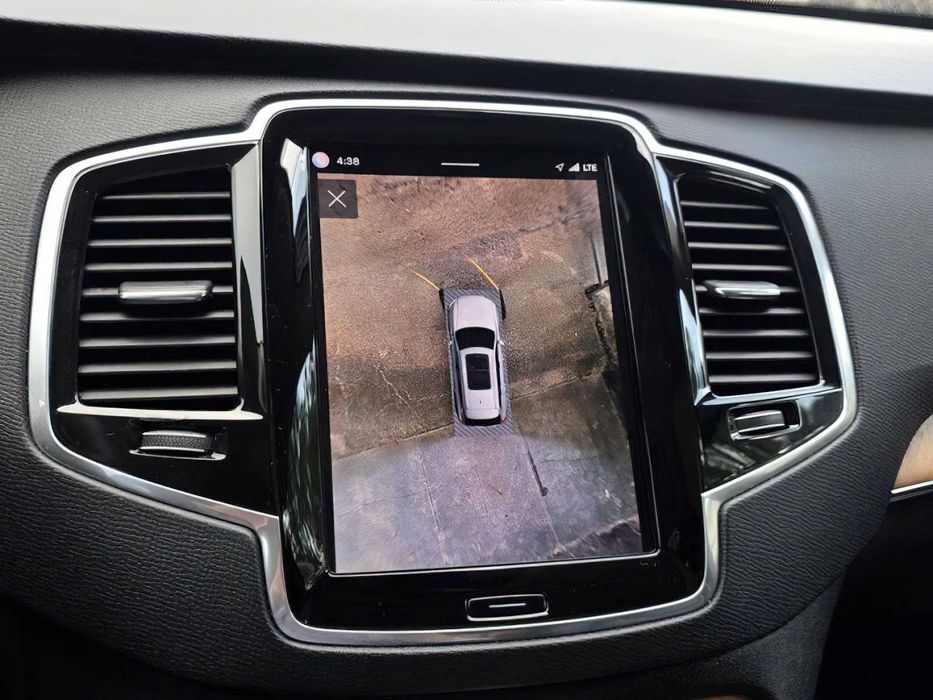 Volvo XC90 T8      2022