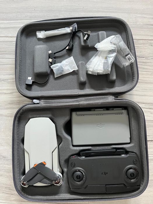 dron dji mini se fly combo