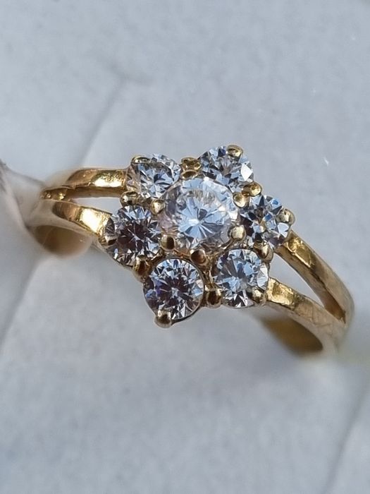 złoty pierścionek    r.14