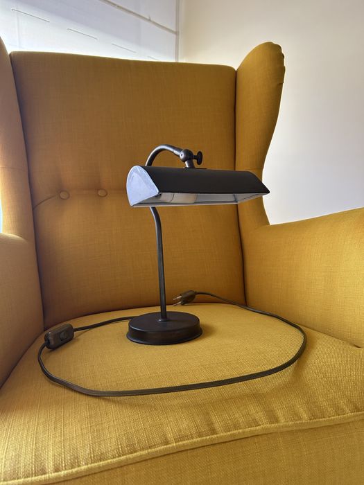 Candeeiro em latão envelhecido em ótimo estado