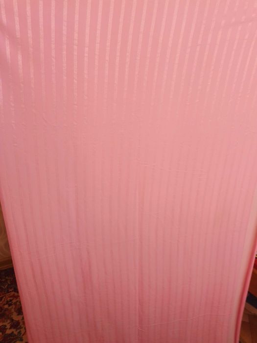 Відріз тканини рожевий