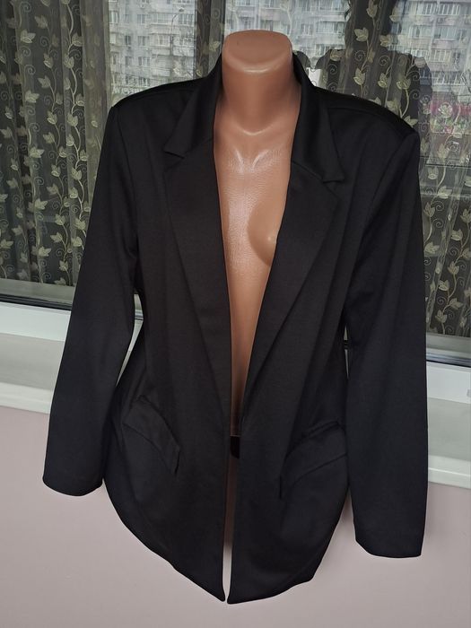 Черный женский пиджак жакет
