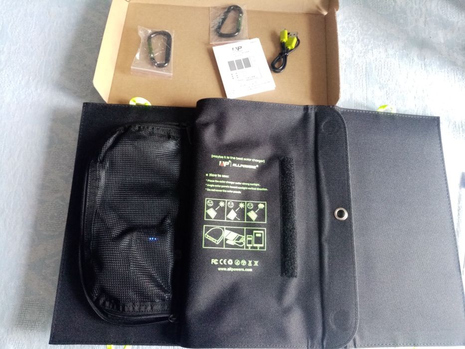 Ładowarka i power bank solarny 21W USB A/B/C