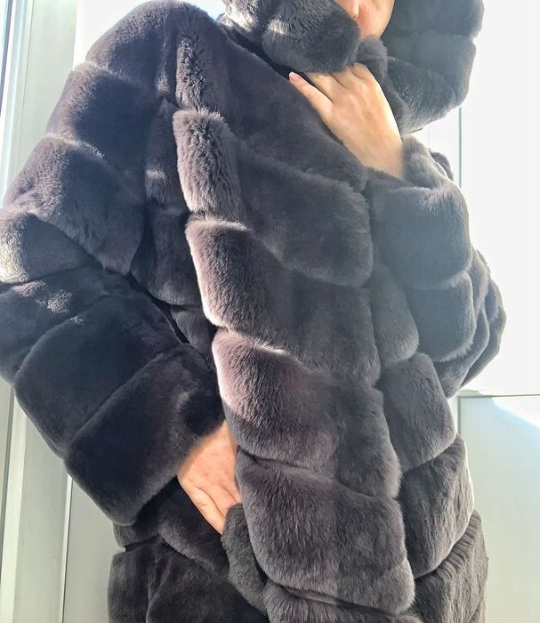 Продається шуба Шиншиловий кролик REX