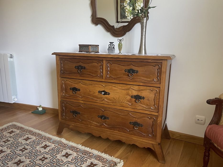 Quarto de casal + Espelho + Cómoda