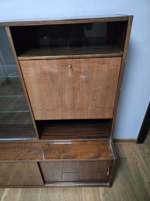 Komoda z nadstawką z czasów PRL